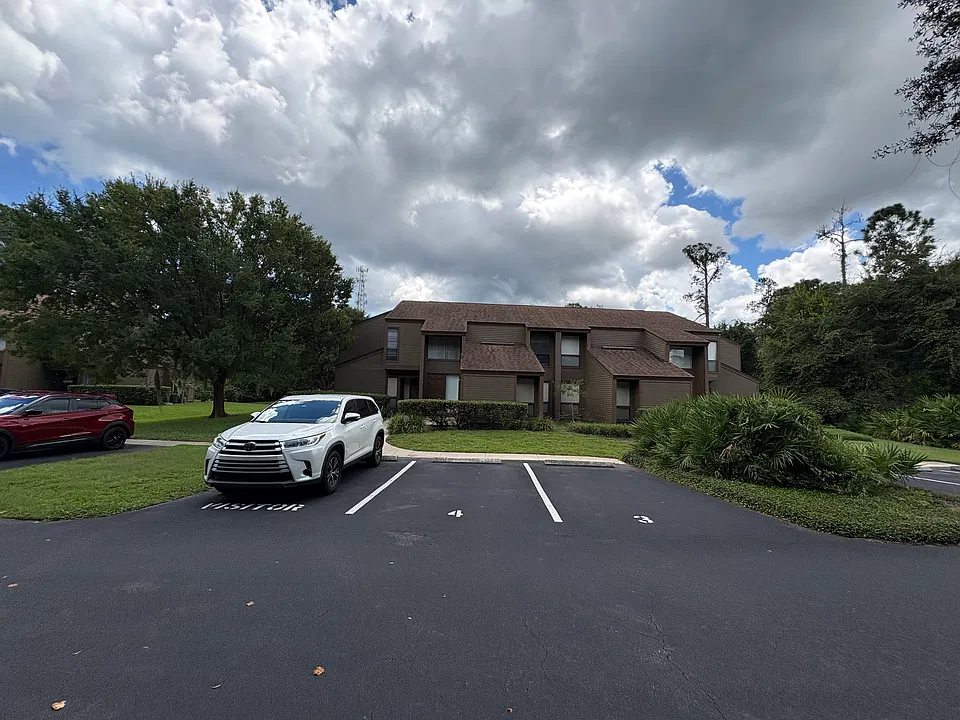 4 Sherbury Ct