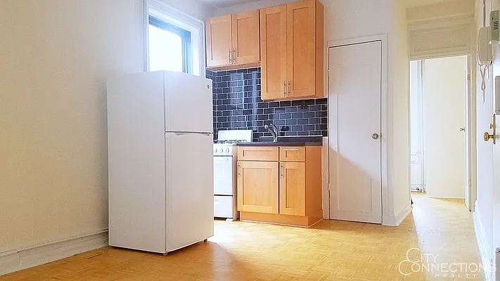 Rented by City Connections Realty | media 4