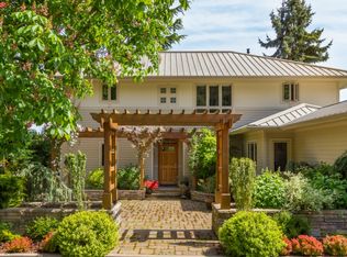 4208 Point White Dr NE, Bainbridge Island, WA 98110
