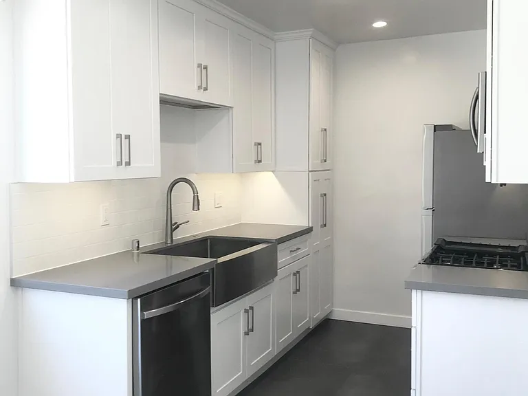 515 Pier Ave #4 — Photo 3