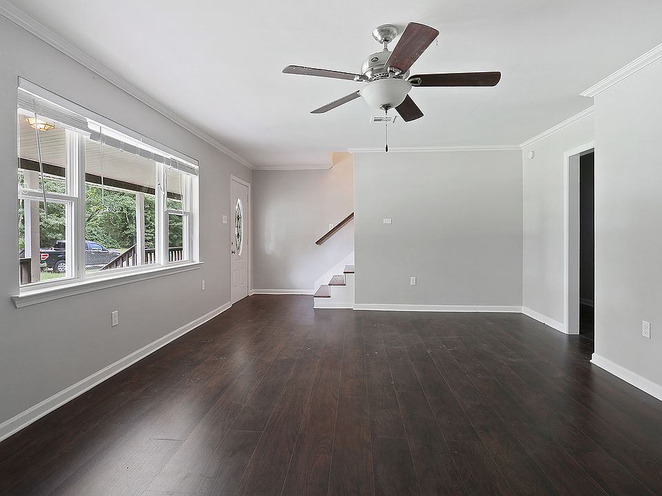 2nd image of 32529 Cynthia Dr