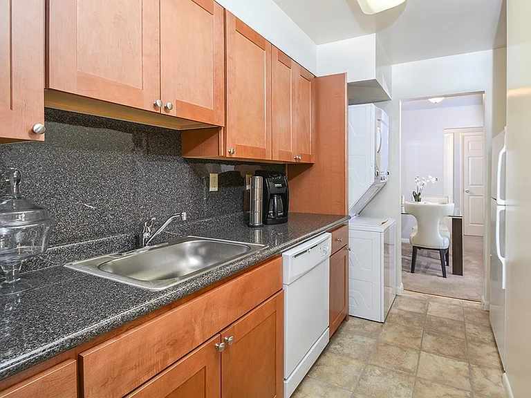 Standard Kitchen