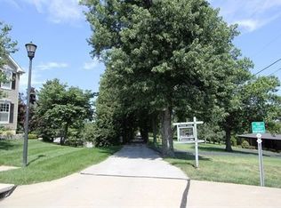 1535 Indian Hill Ln, Ballwin, MO 63021