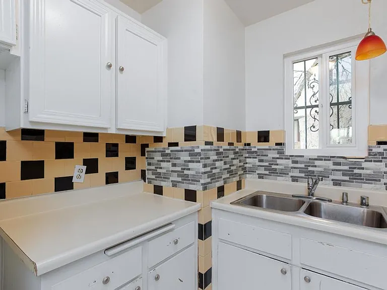 5031 Spencer St #C — Photo 9