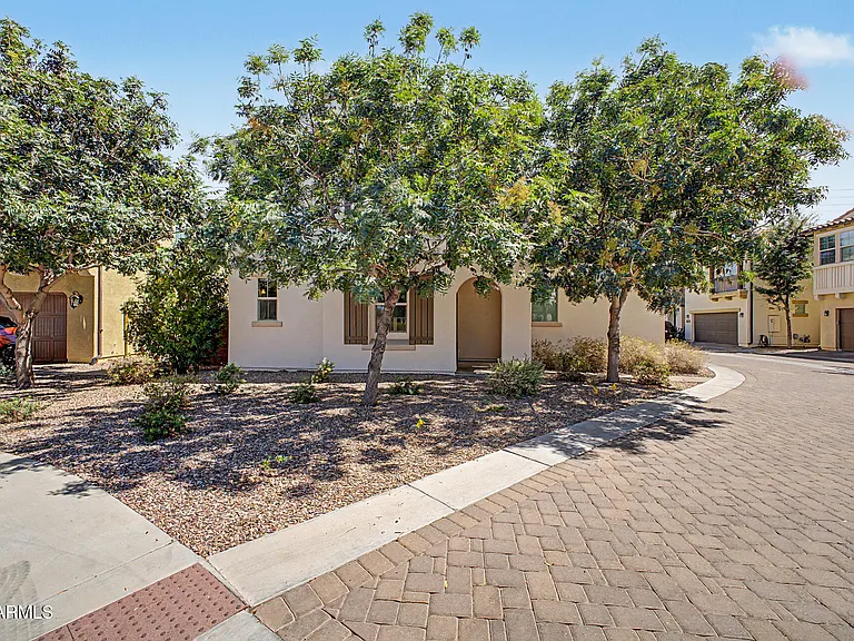 1575 W Marlin Dr — Photo 35