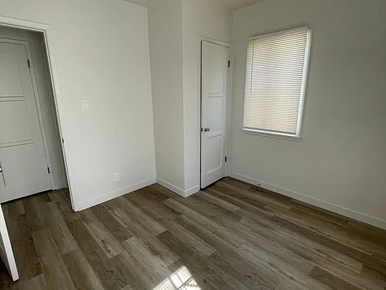 Centinela Apartments — Photo 27