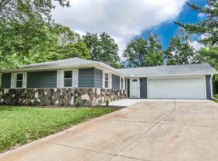 4405 W Capri Ct, Peoria, IL 61615