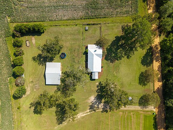 4th image of 461 Parker Rd