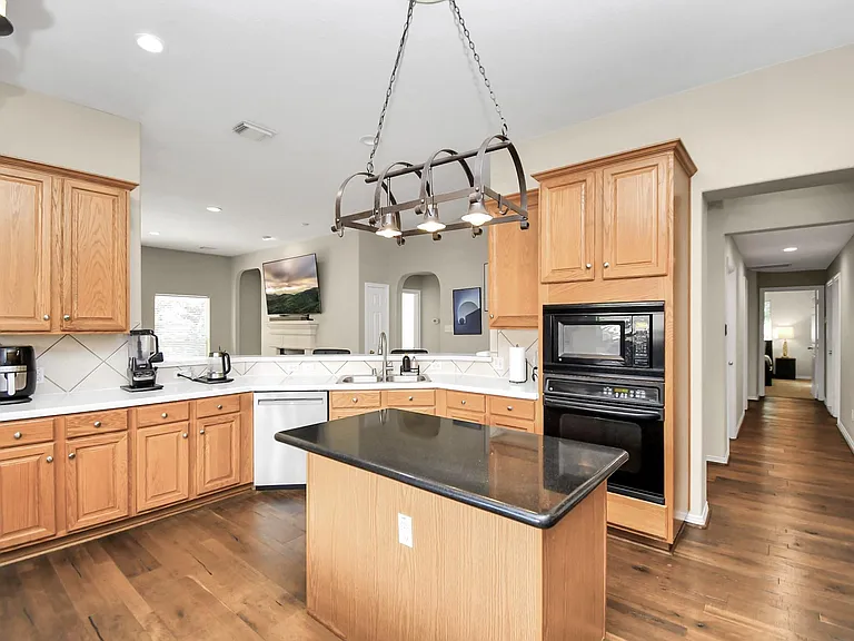 3506 Paluxy Cir — Photo 1