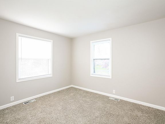 5th image of 2124 N Olive St