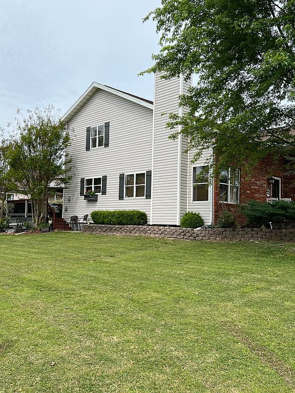 220 Lancashire Dr - Property Image