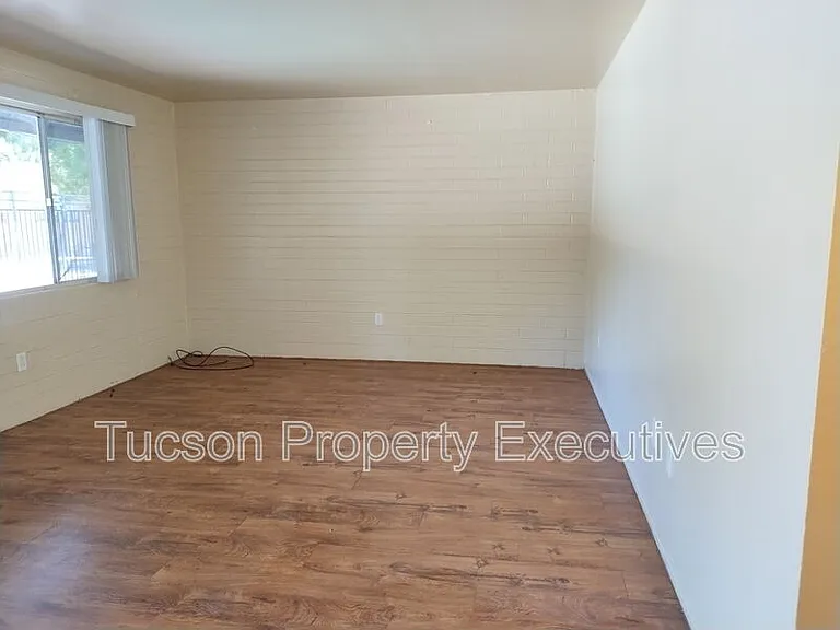 8934 S Nogales Hwy — Photo 9