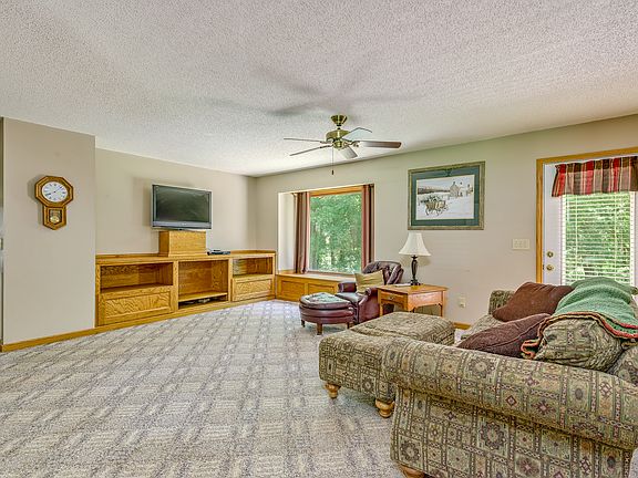 5th image of 275 Darrell Whitley Ln