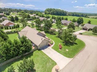 5522 J Riley West Dr, Greenback, TN 37742