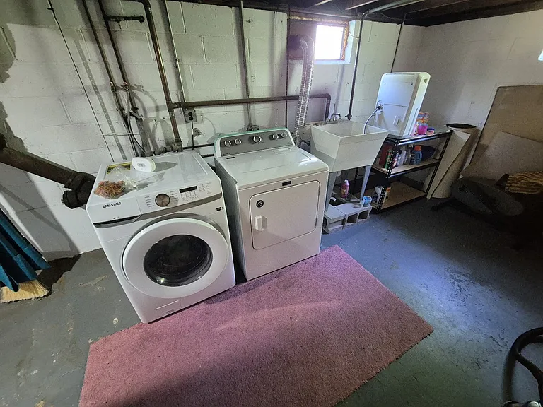 83 Toms Rd — Photo 10