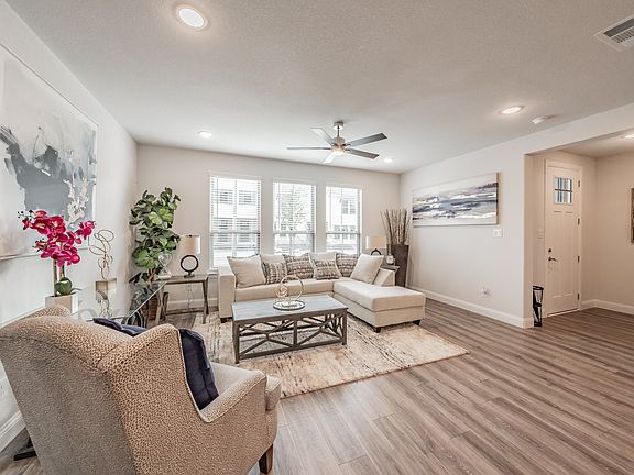 3rd image of 9713 Thorncrown Ln