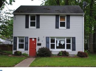 69 5th St, Pennsville, NJ 08070