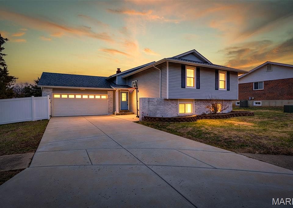 1st image of 3968 Royal Estates Dr