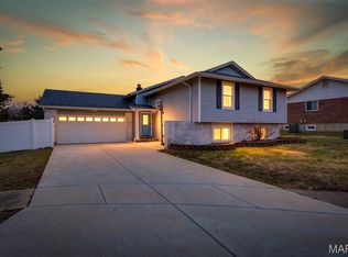 3968 Royal Estates Dr, Saint Louis, MO