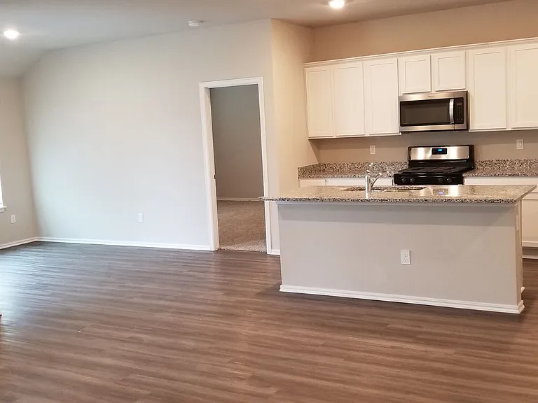 3102 Debbie Ln — Photo 10