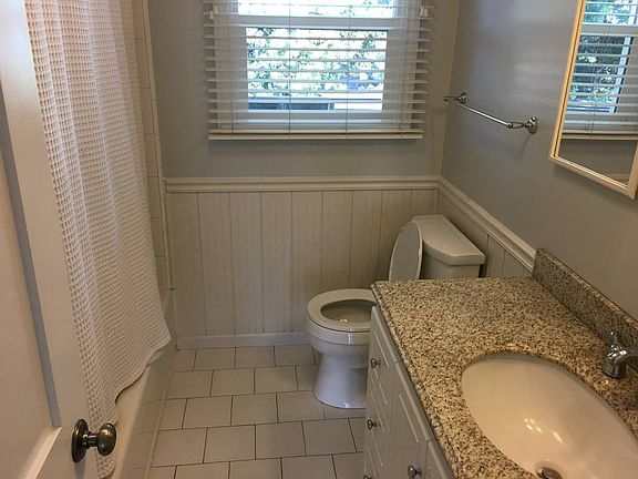 2nd image of 703 8th St #703