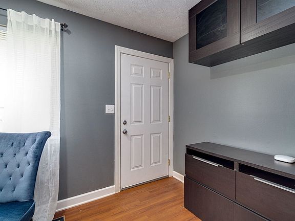 5th image of 1045 Nutmeg Sq N