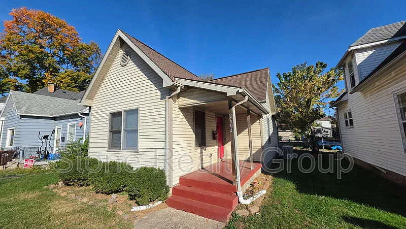 2 bed, 1.0 bath, $1,115 — Photo 2