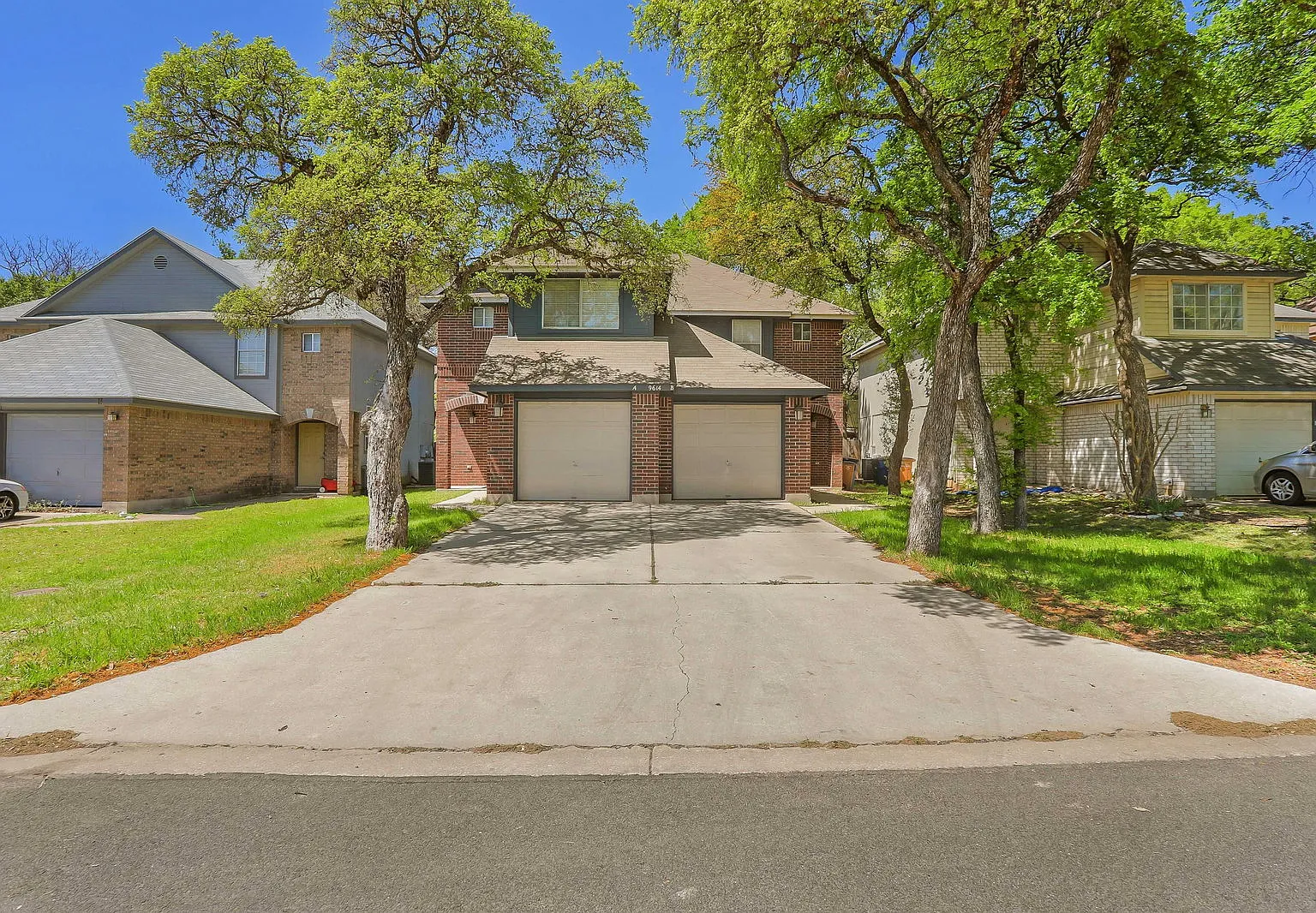2 bed, 2.5 bath, 2618 sqft, $1,750 — Photo 1