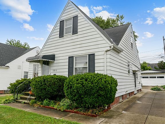 3rd image of 12812 Oakview Blvd