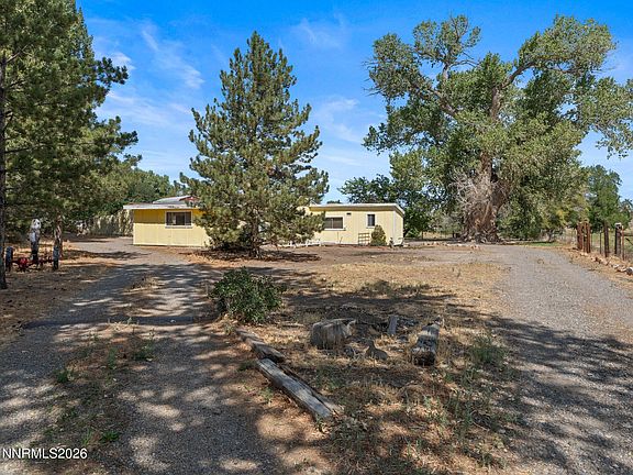 3rd image of 1450 Truckee Ln