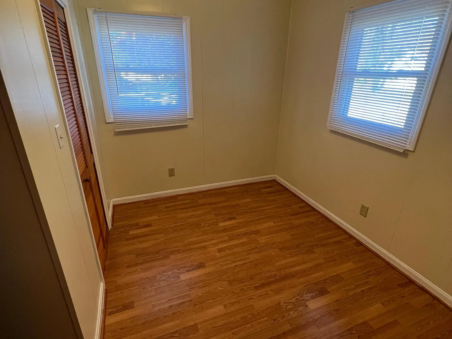 3 bed, $950 — Photo 2