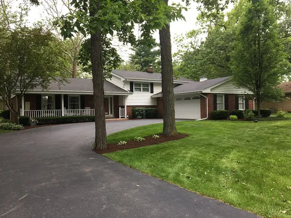 8448 Main St, Downers Grove, IL 60516