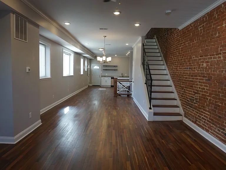 3230 W Berks St — Photo 4