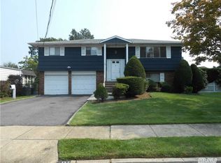 132 Driscoll Ave, Rockville Centre, NY 11570