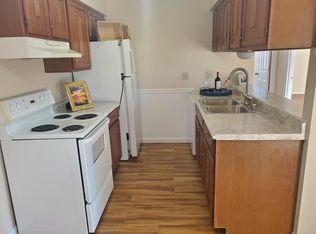 1316 Meadowcreek Dr APT 7, Pewaukee, WI 53072