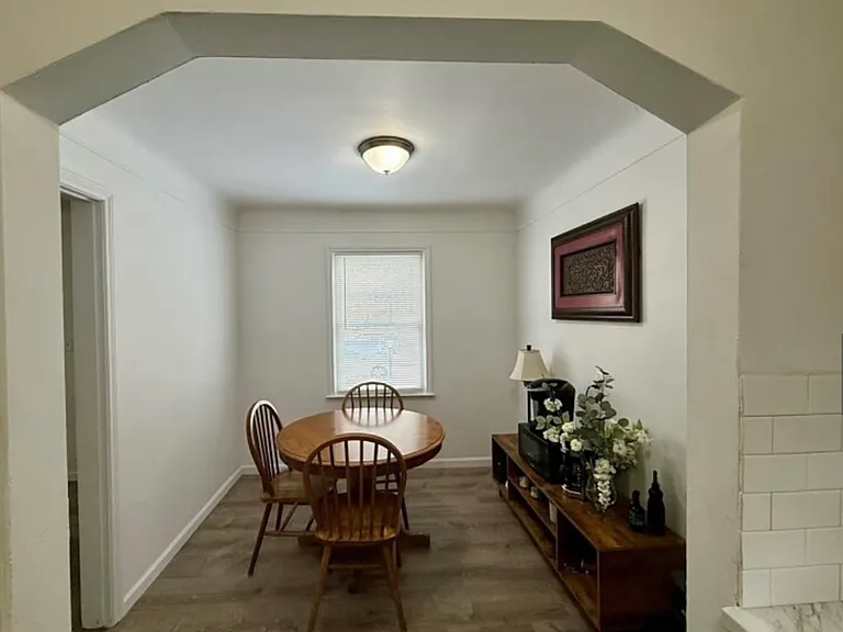 7313 Grandville Ave — Photo 9