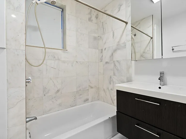 16 Devens St #1 — Photo 5