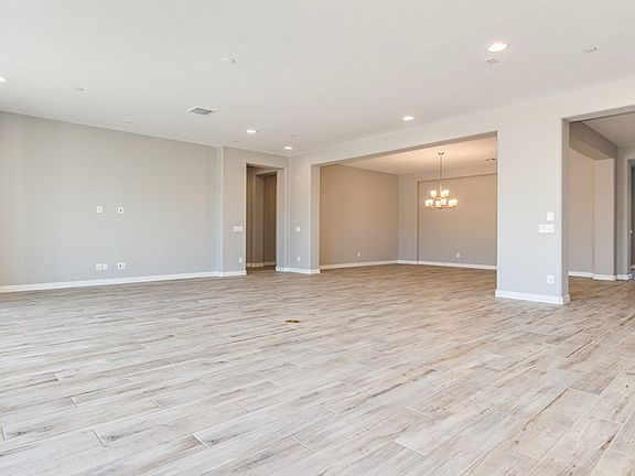 3rd image of 3853 E Fairfield St