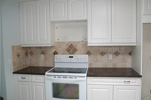 5th image of 291 Bentley Dr