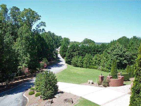 2nd image of 8141 Nesbit Ferry Rd #66