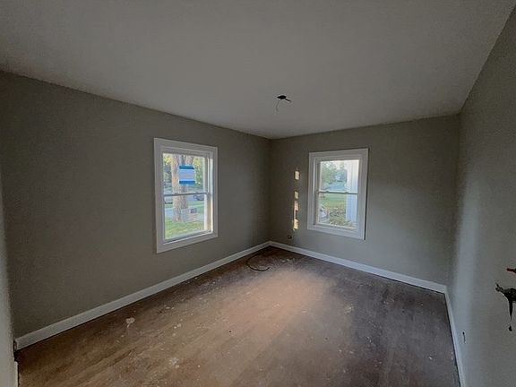 5th image of 289 W 16th St