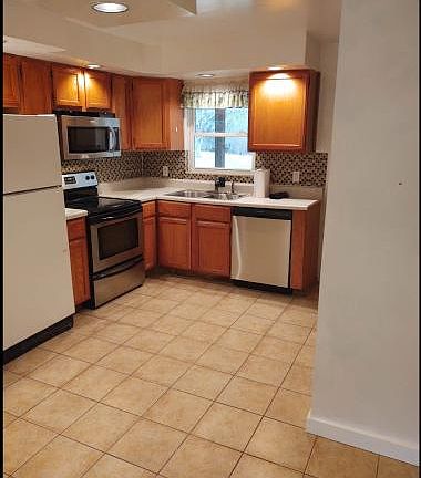 4th image of 4713 Hazelnut Dr
