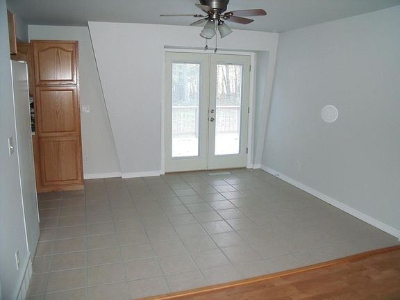 3rd image of 3224 Woodhams Ave