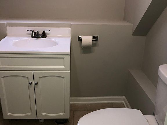 4th image of 2038 N Karlov Ave