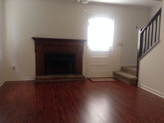 Living Room w/fireplace