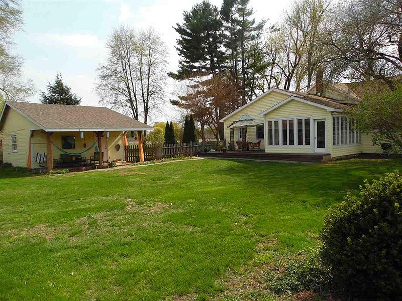 2nd image of 545 W GHENT Road