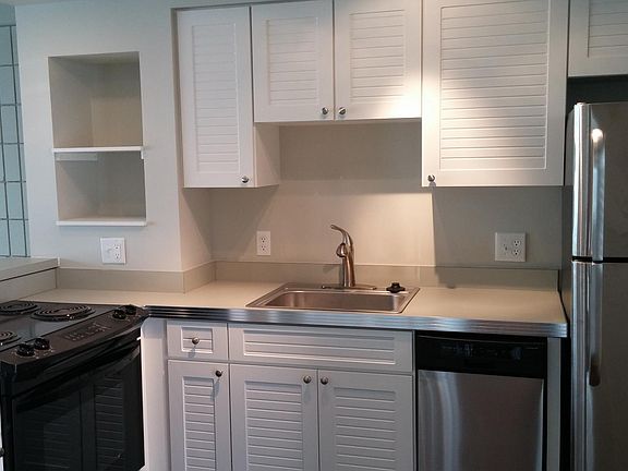 2nd image of 302 N Hubert Ave APT 210