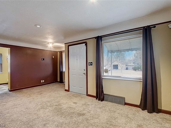 3rd image of 16007 Lotus Dr