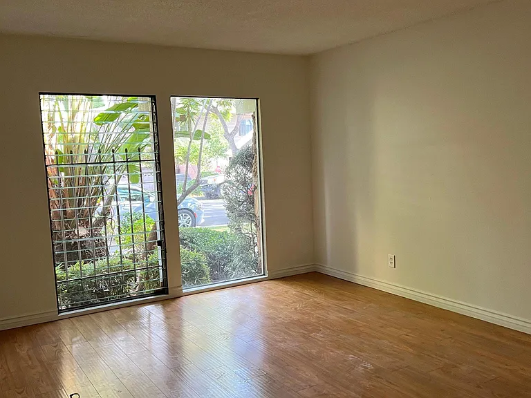 1035 N Edinburgh Ave #1 — Photo 13
