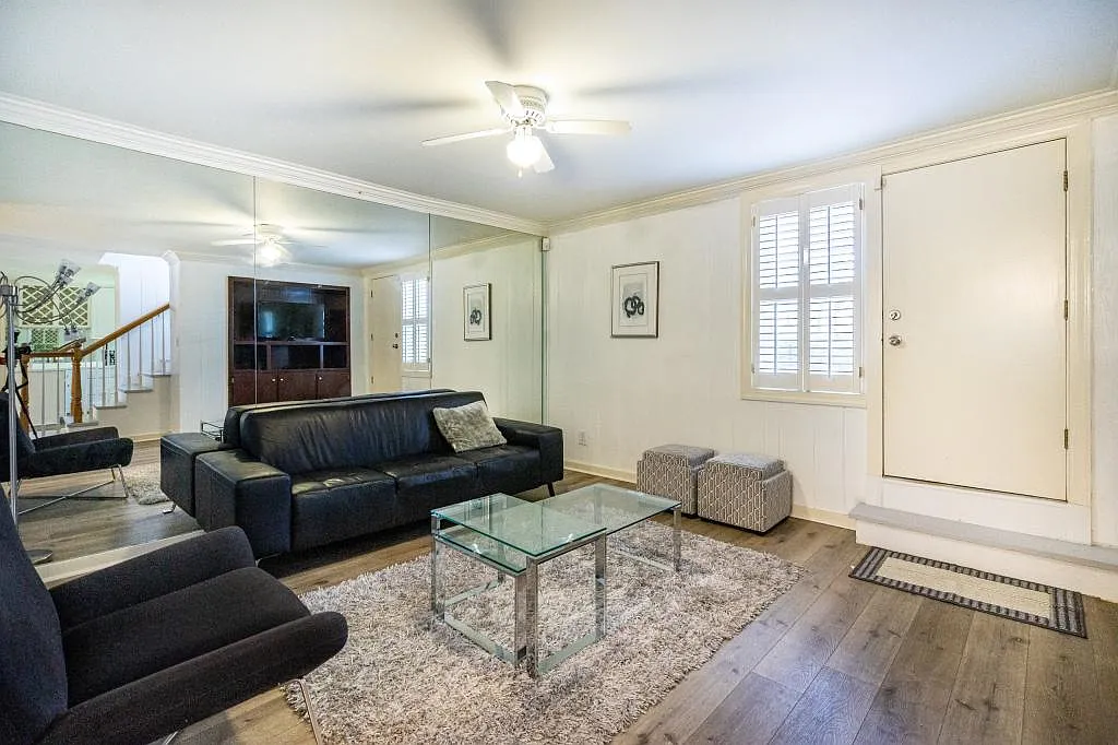 1305 Vernon St — Photo 4